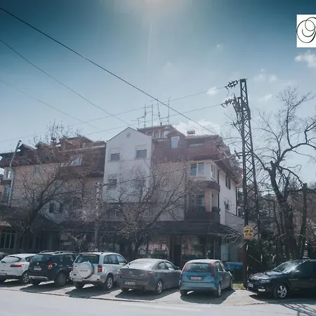 Mozart-apartman Apartment Arandjelovac